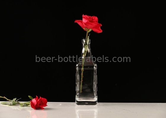 Hot Selling Juice Liquor Wine Fruit Wine Whiskey Clear Vodka Glass Bottles for Alcoholic Beverages 700ml