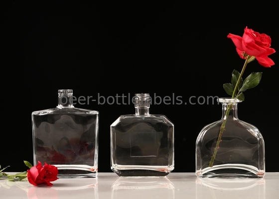 Hot Selling Juice Liquor Wine Fruit Wine Whiskey Clear Vodka Glass Bottles for Alcoholic Beverages 700ml