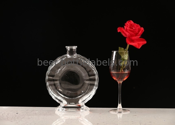 Hot Selling Juice Liquor Wine Fruit Wine Whiskey Clear Vodka Glass Bottles for Alcoholic Beverages 700ml