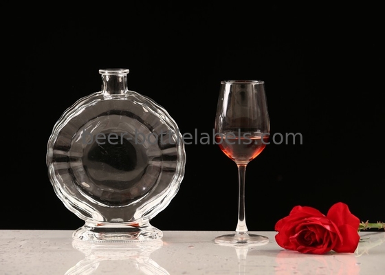 Hot Selling Juice Liquor Wine Fruit Wine Whiskey Clear Vodka Glass Bottles for Alcoholic Beverages 700ml