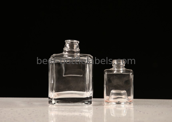 Hot Selling Juice Liquor Wine Fruit Wine Whiskey Clear Vodka Glass Bottles for Alcoholic Beverages 700ml